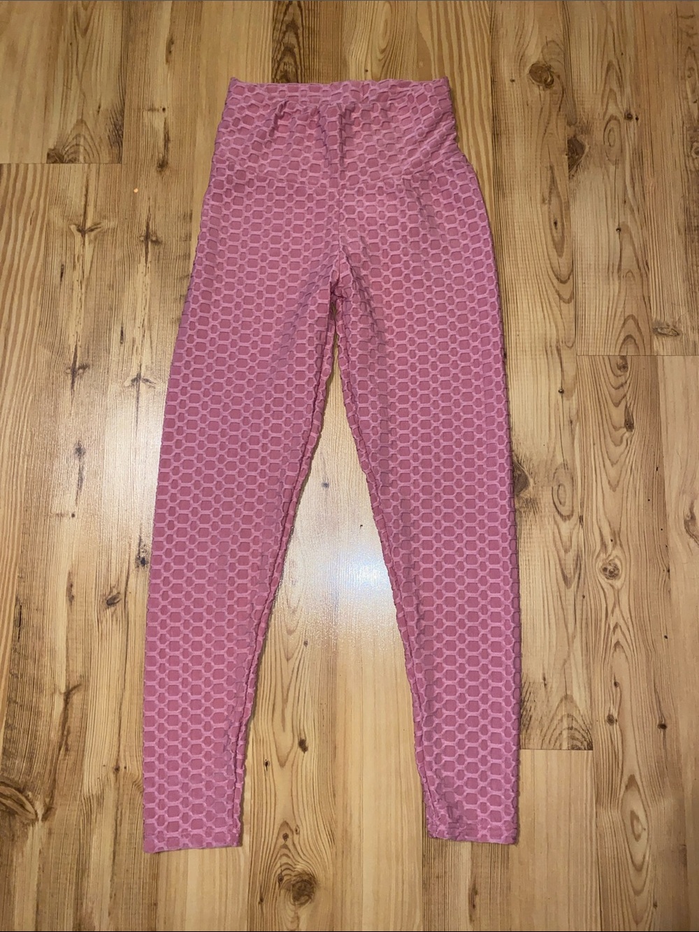 Women's High-Rise Pink Textured Leggings